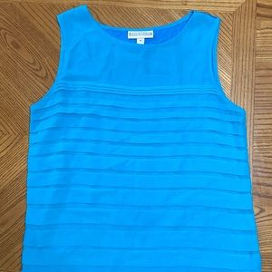 Ladies Sleeveless Blouse